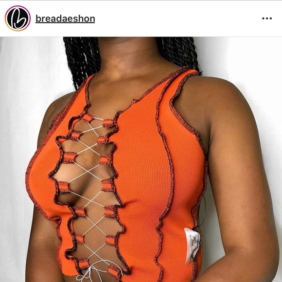 Lace-up crop top - Picture 1 of 3